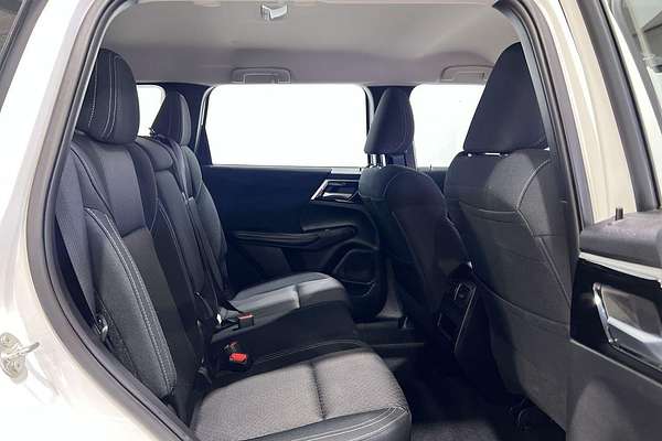 2024 Mitsubishi Outlander ES ZM
