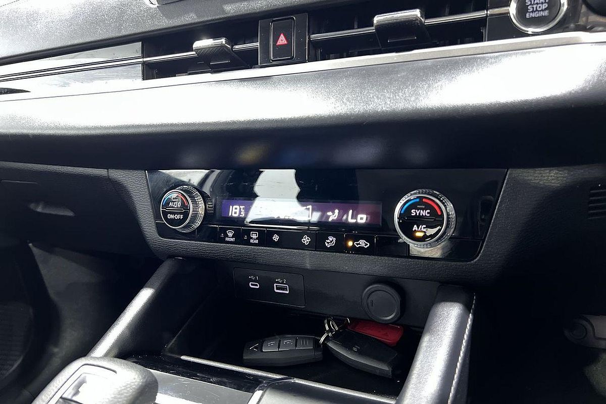 2024 Mitsubishi Outlander ES ZM