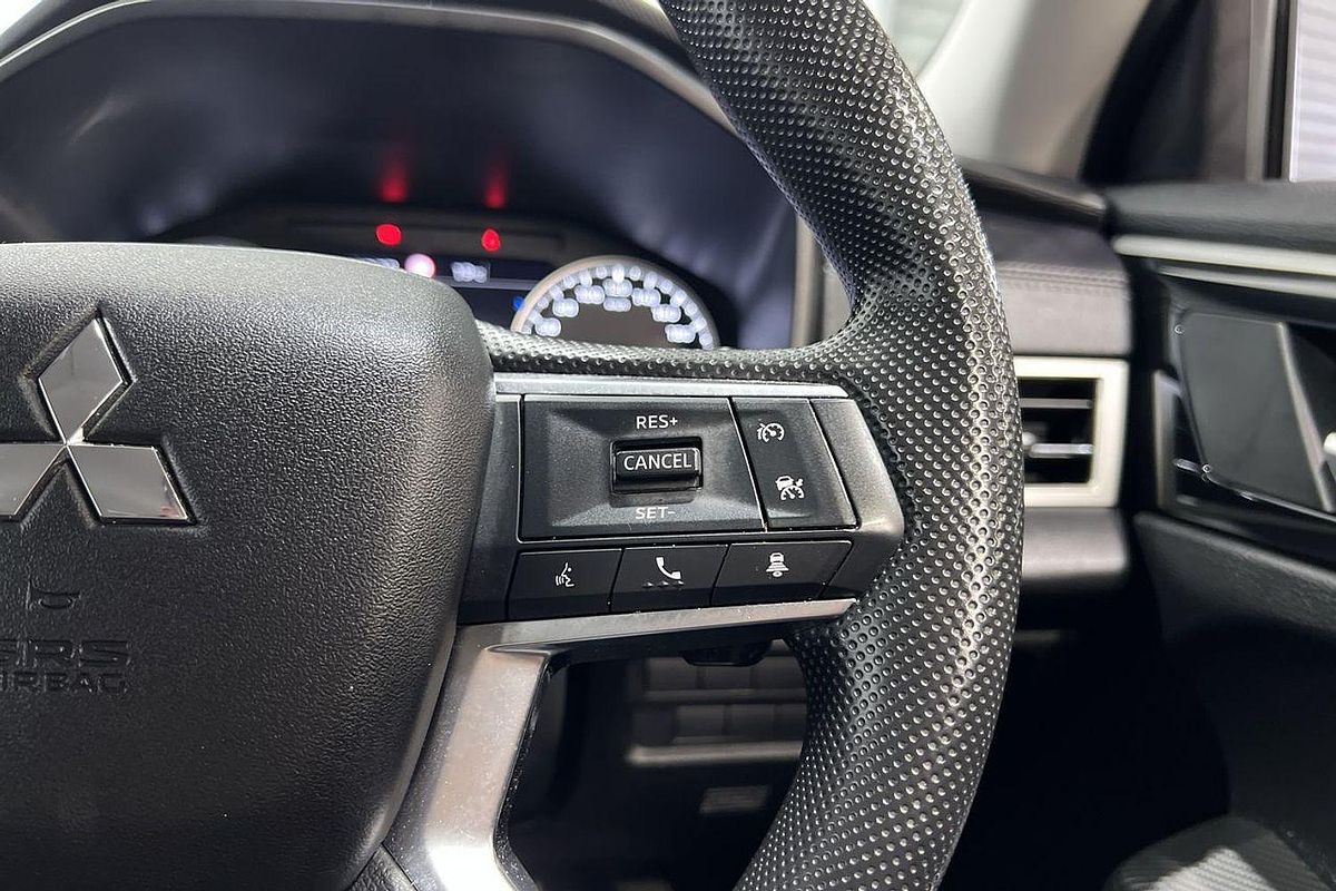 2024 Mitsubishi Outlander ES ZM