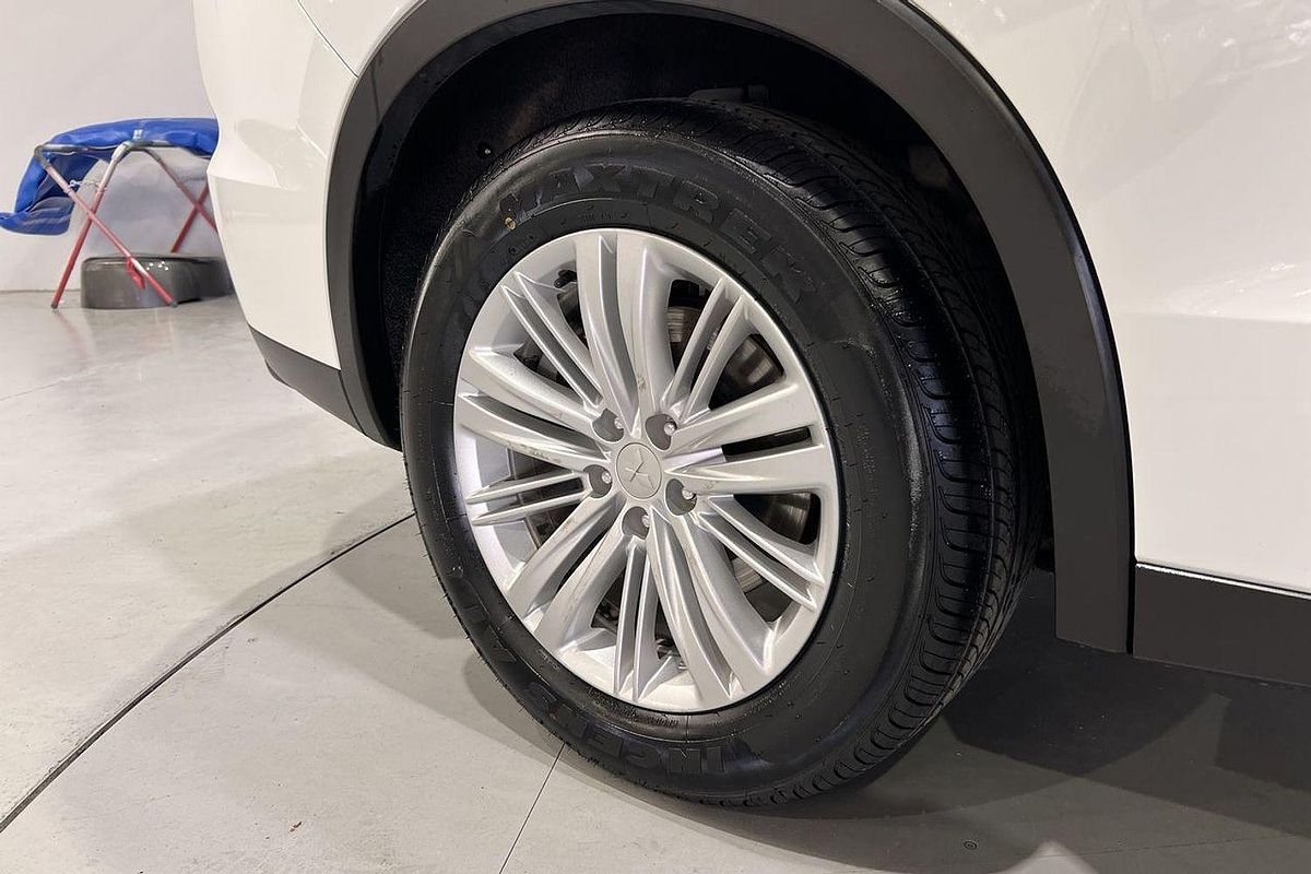 2024 Mitsubishi Outlander ES ZM