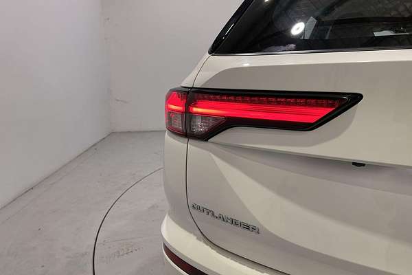 2024 Mitsubishi Outlander ES ZM