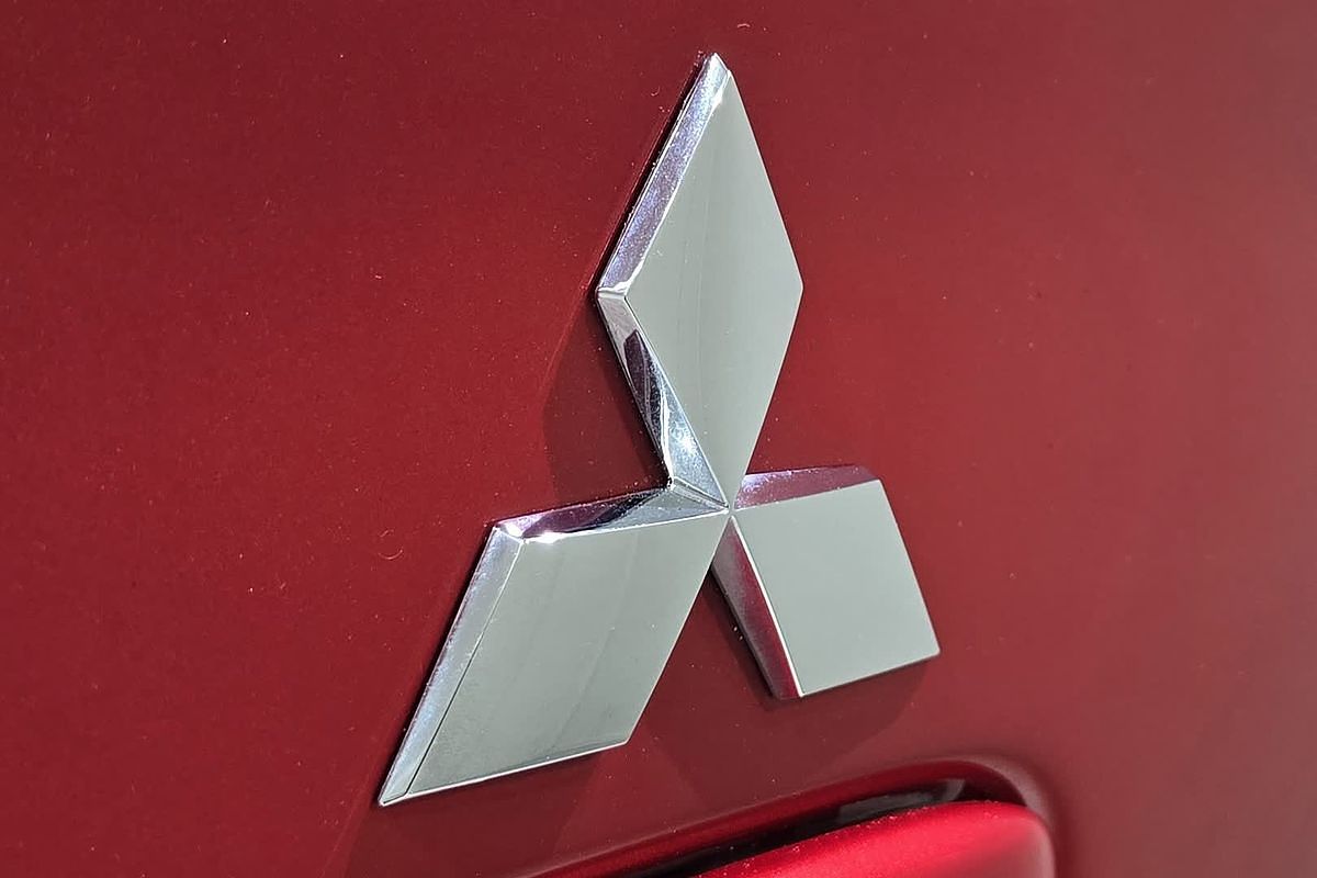 2013 Mitsubishi Mirage ES LA