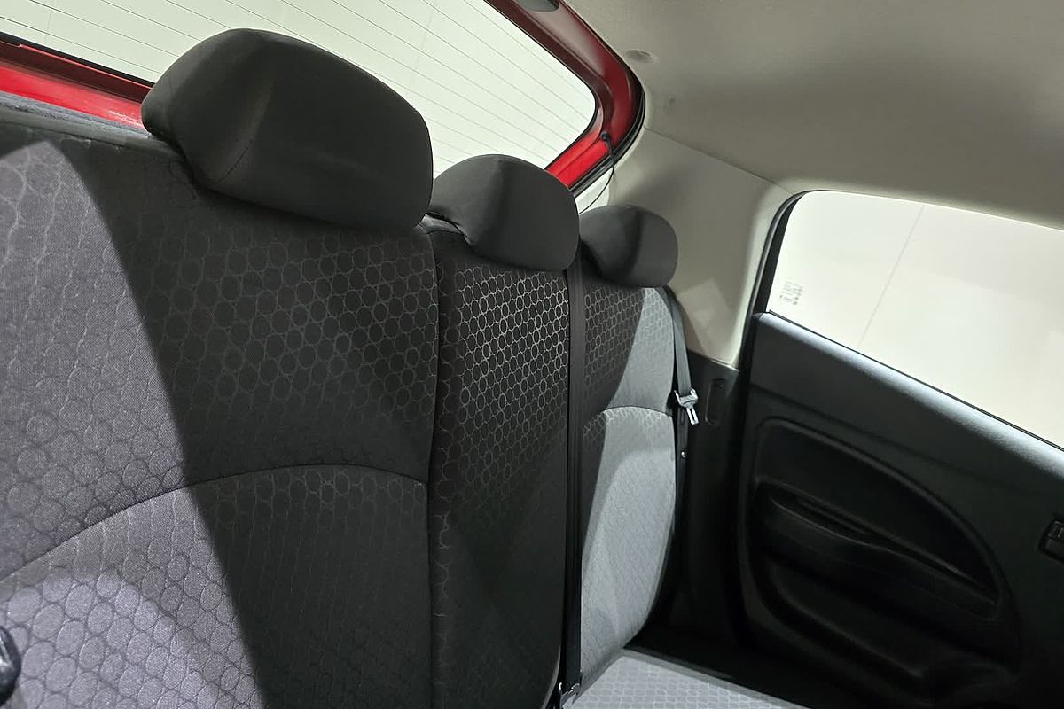 2013 Mitsubishi Mirage ES LA