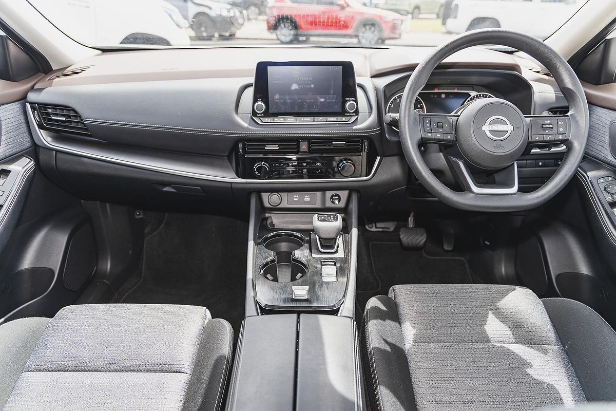 2024 Nissan X-TRAIL ST T33