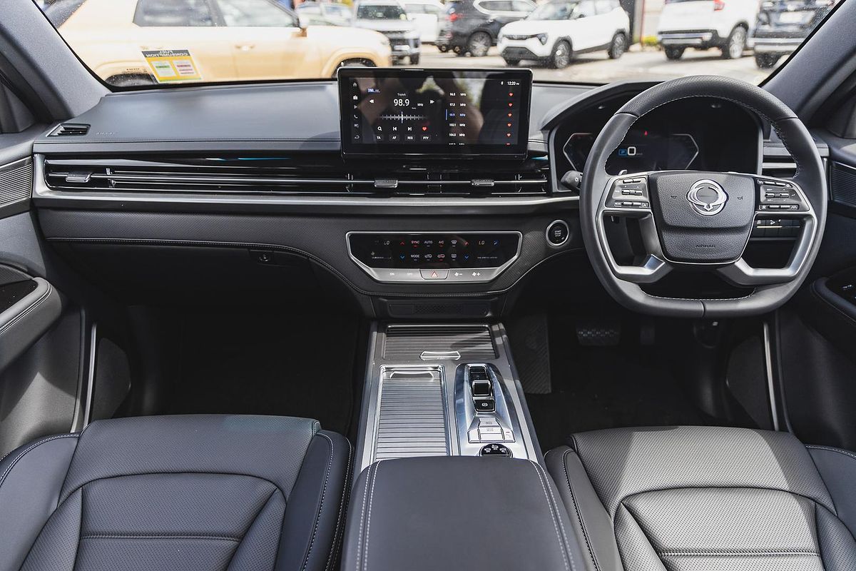 2025 KGM Rexton ELX Y461