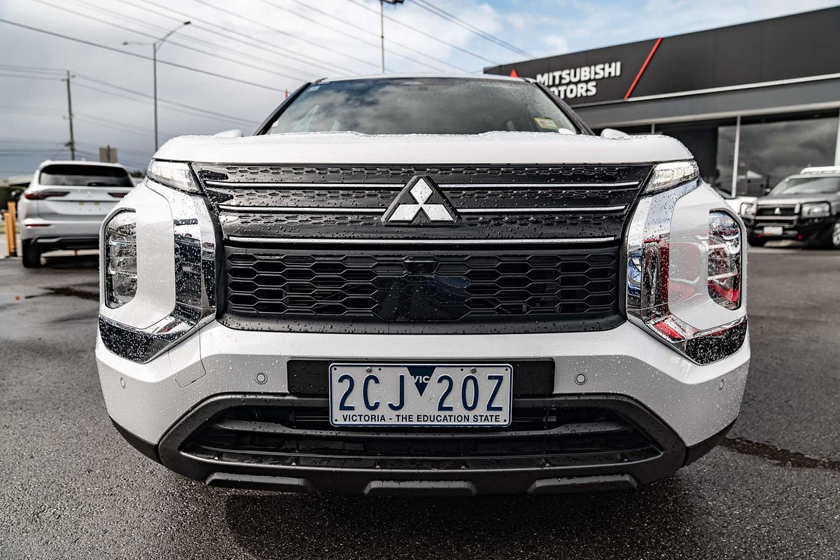 2024 Mitsubishi Outlander ES ZM