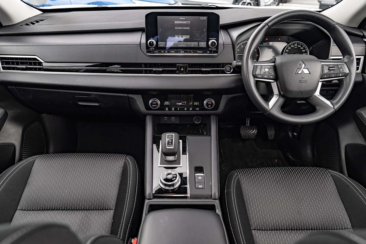 2024 Mitsubishi Outlander ES ZM