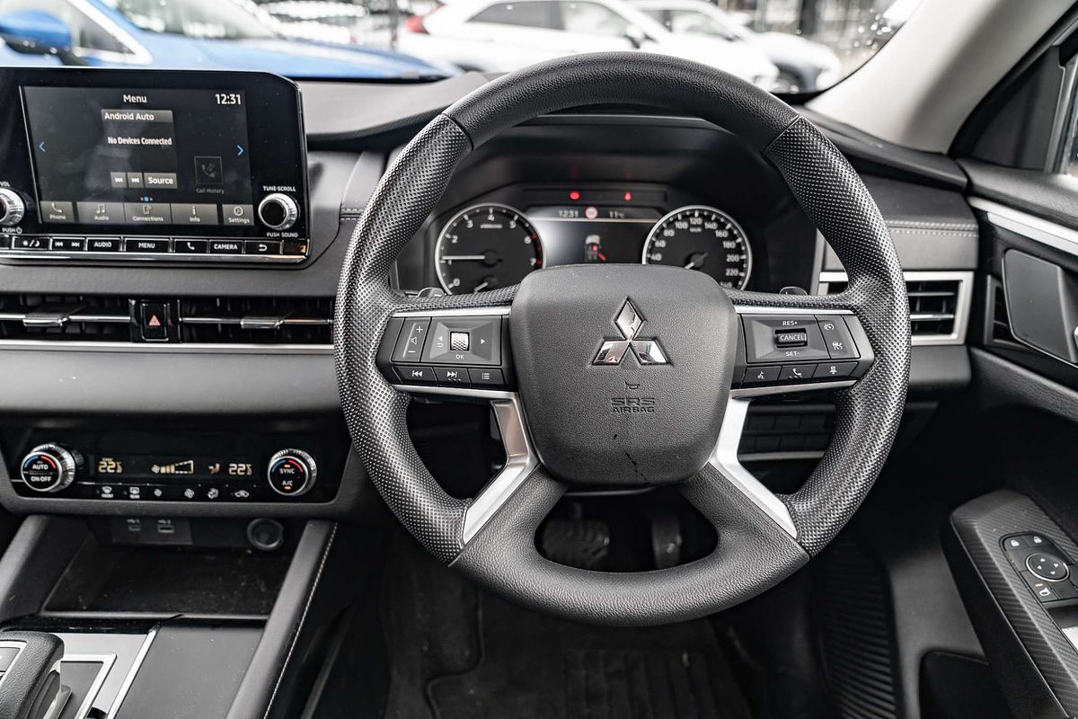2024 Mitsubishi Outlander ES ZM