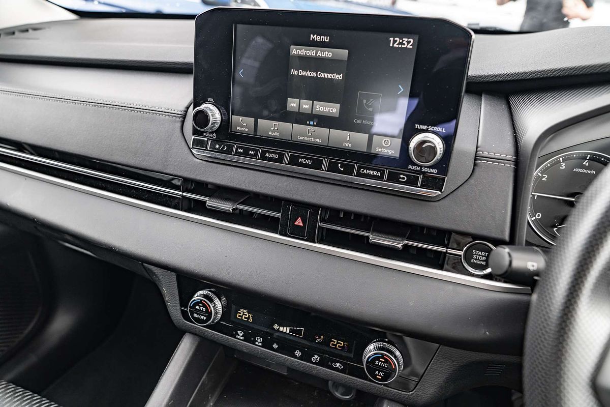 2024 Mitsubishi Outlander ES ZM