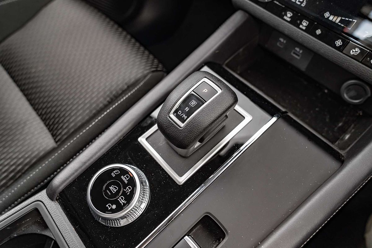 2024 Mitsubishi Outlander ES ZM