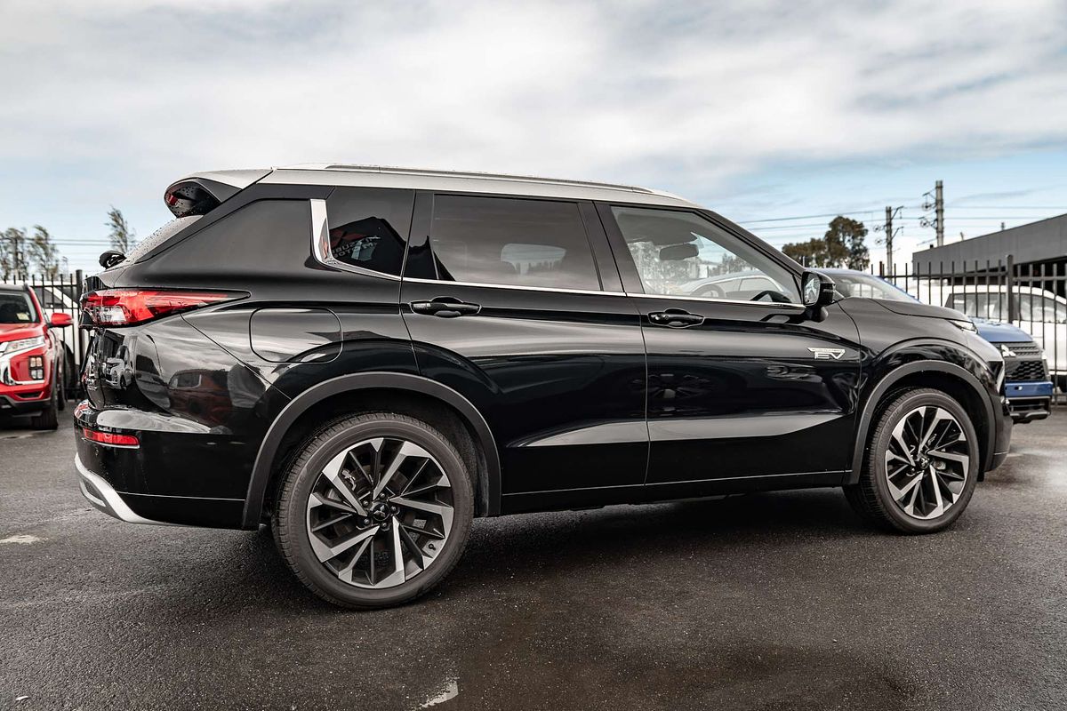 2024 Mitsubishi Outlander PHEV Exceed Tourer ZM