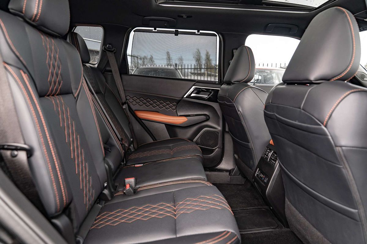 2024 Mitsubishi Outlander PHEV Exceed Tourer ZM