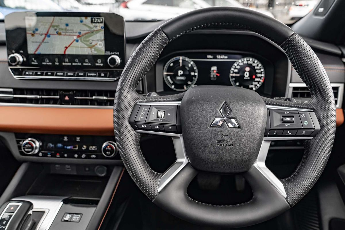 2024 Mitsubishi Outlander PHEV Exceed Tourer ZM