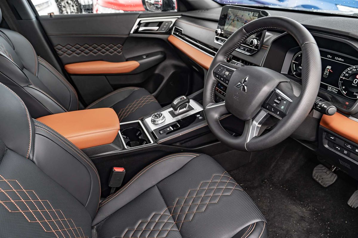 2024 Mitsubishi Outlander PHEV Exceed Tourer ZM
