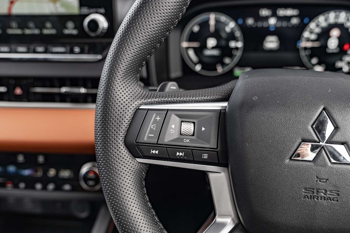 2024 Mitsubishi Outlander PHEV Exceed Tourer ZM