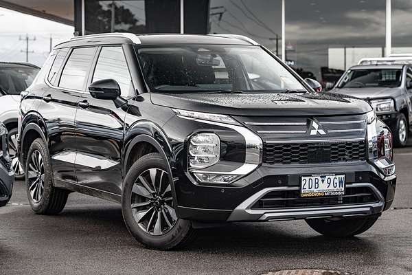 2025 Mitsubishi Outlander LS ZM