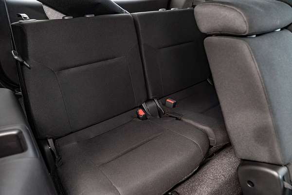 2025 Mitsubishi Outlander LS ZM