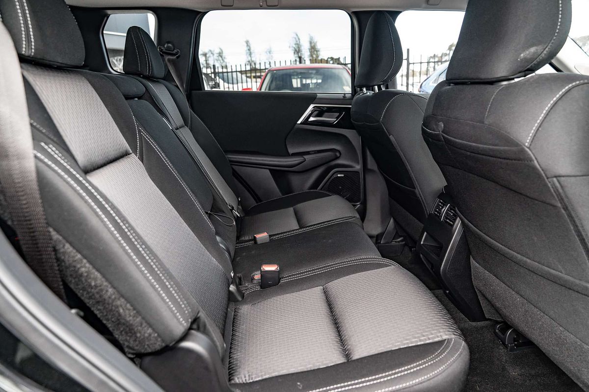 2025 Mitsubishi Outlander LS ZM