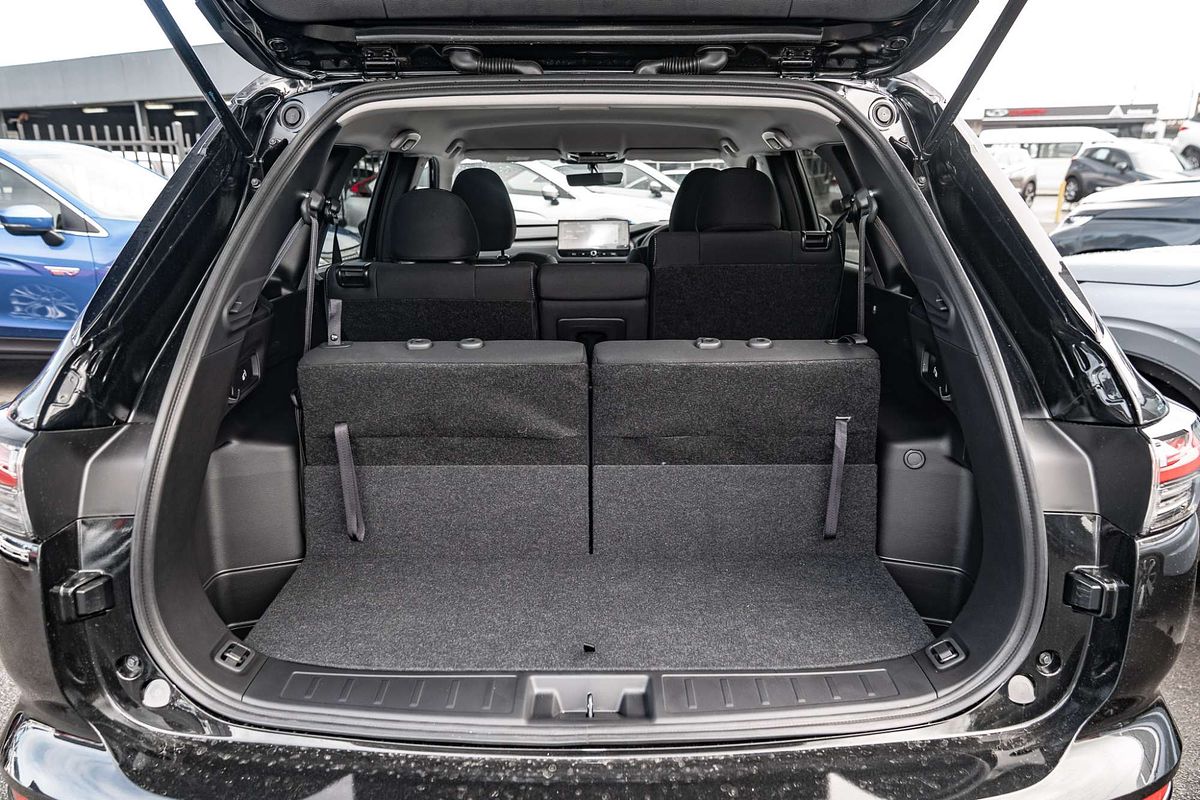 2025 Mitsubishi Outlander LS ZM