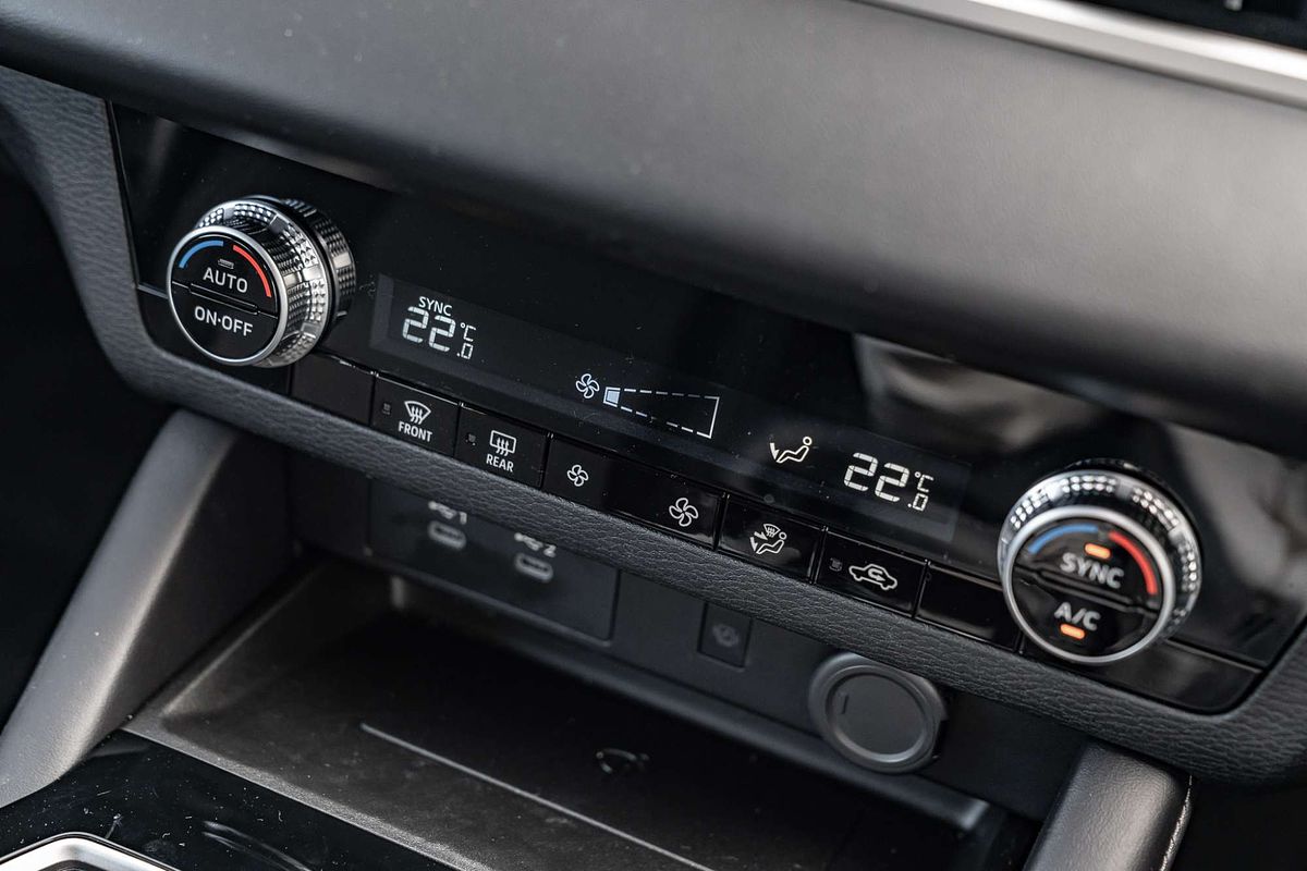 2025 Mitsubishi Outlander LS ZM