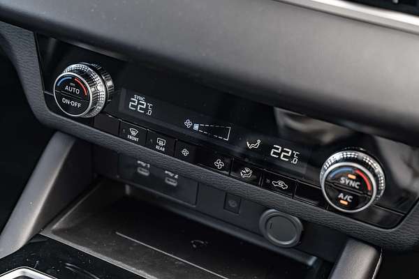 2025 Mitsubishi Outlander LS ZM