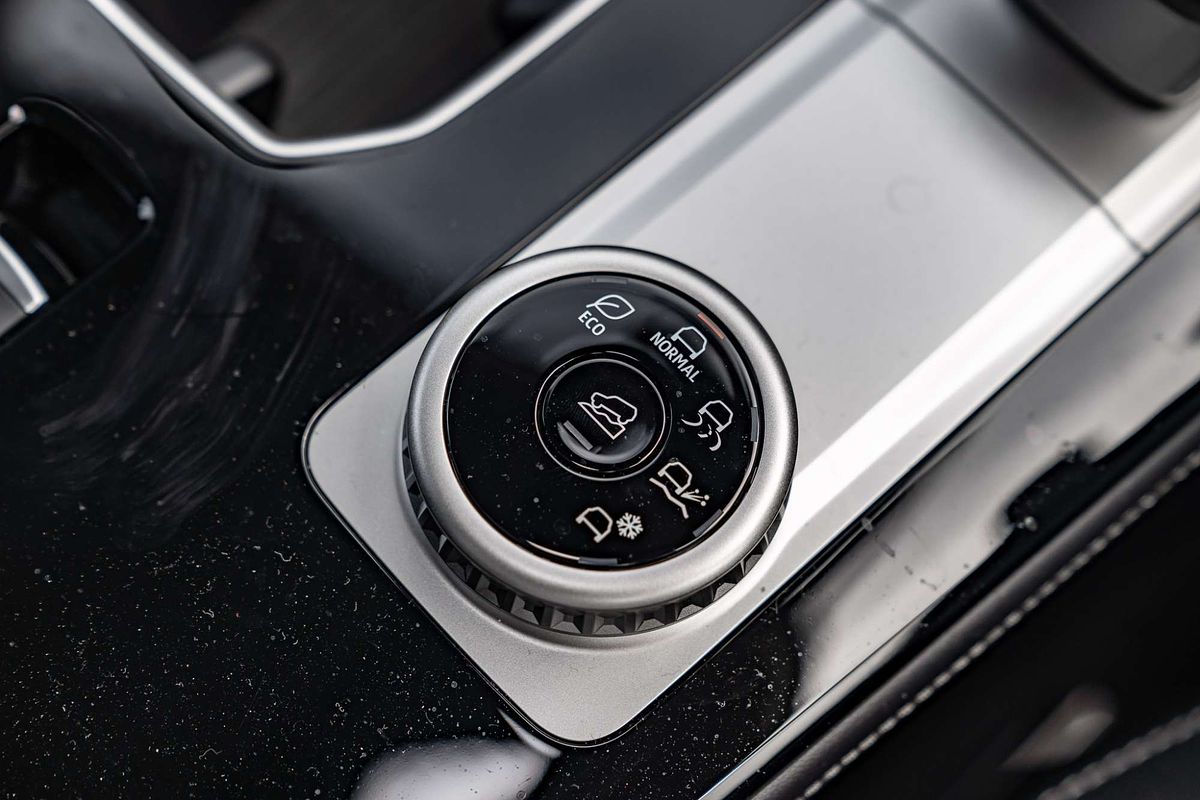 2025 Mitsubishi Outlander LS ZM