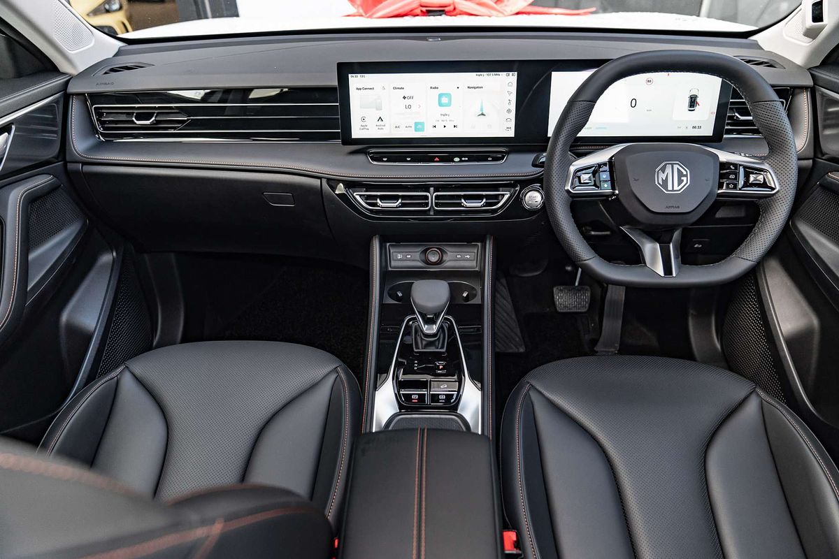 2025 MG HS Hybrid+ Essence AS33H