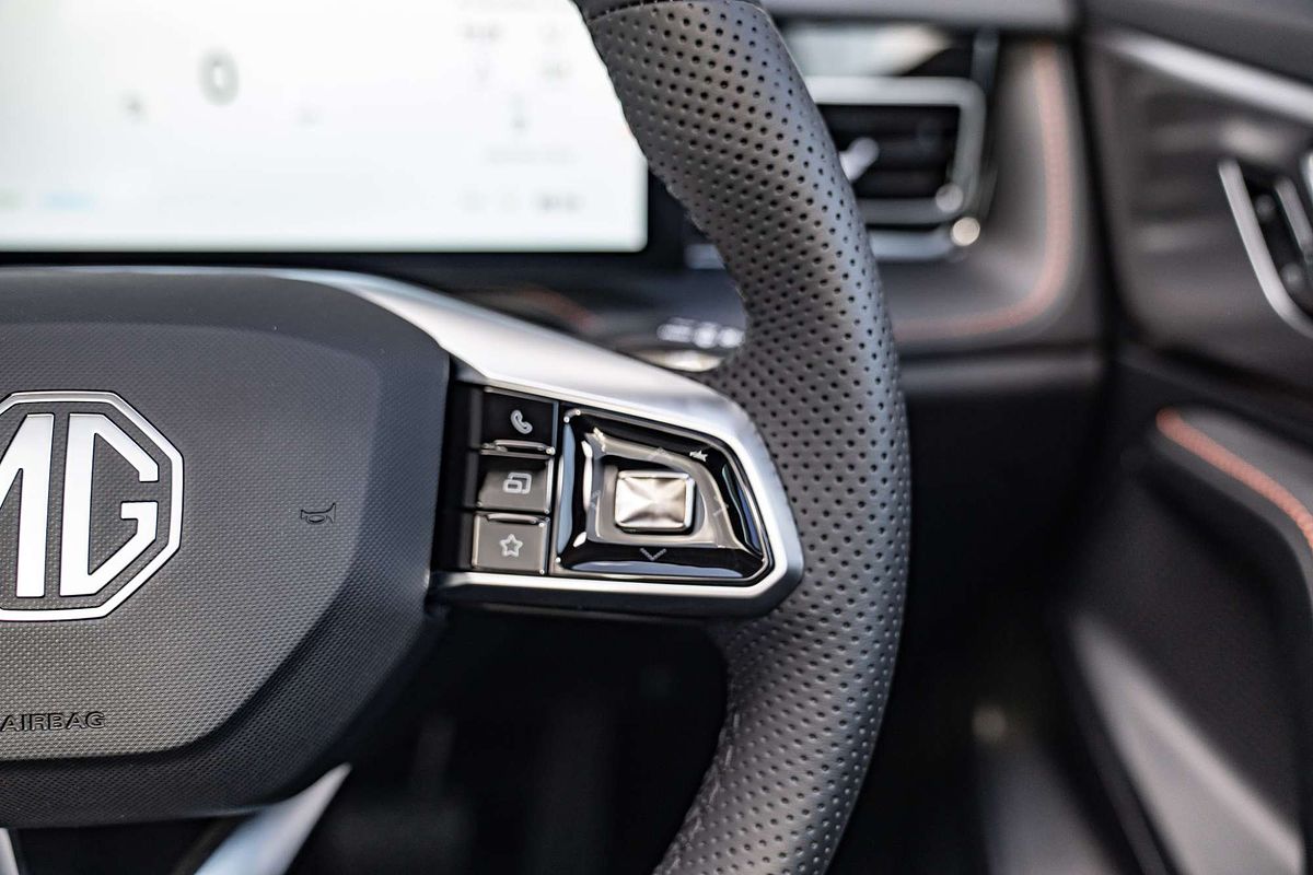 2025 MG HS Hybrid+ Essence AS33H