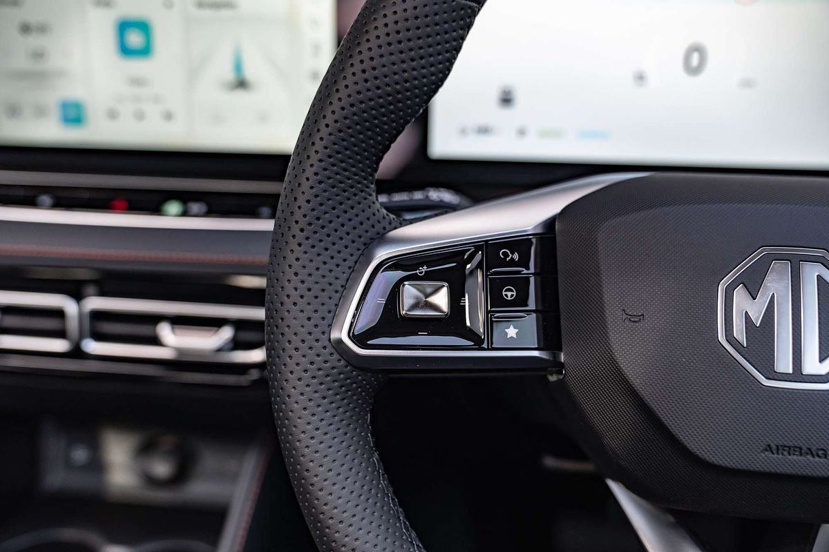 2025 MG HS Hybrid+ Essence AS33H