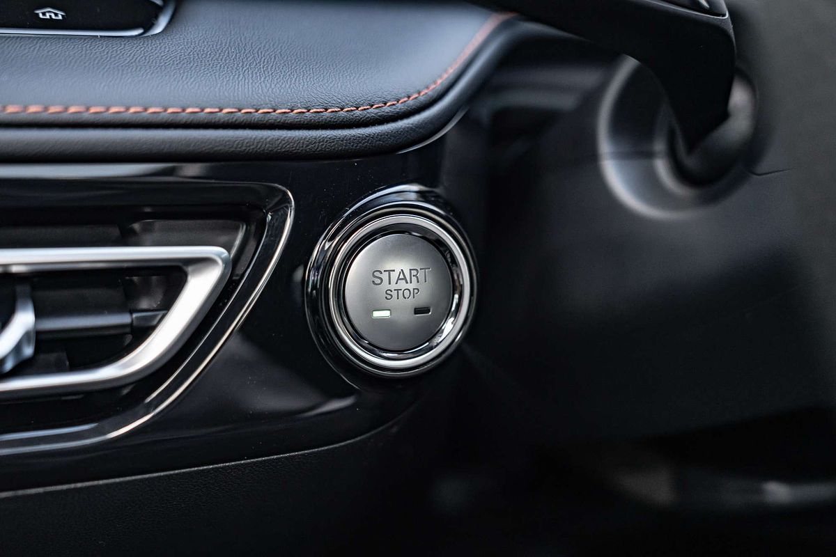 2025 MG HS Hybrid+ Essence AS33H