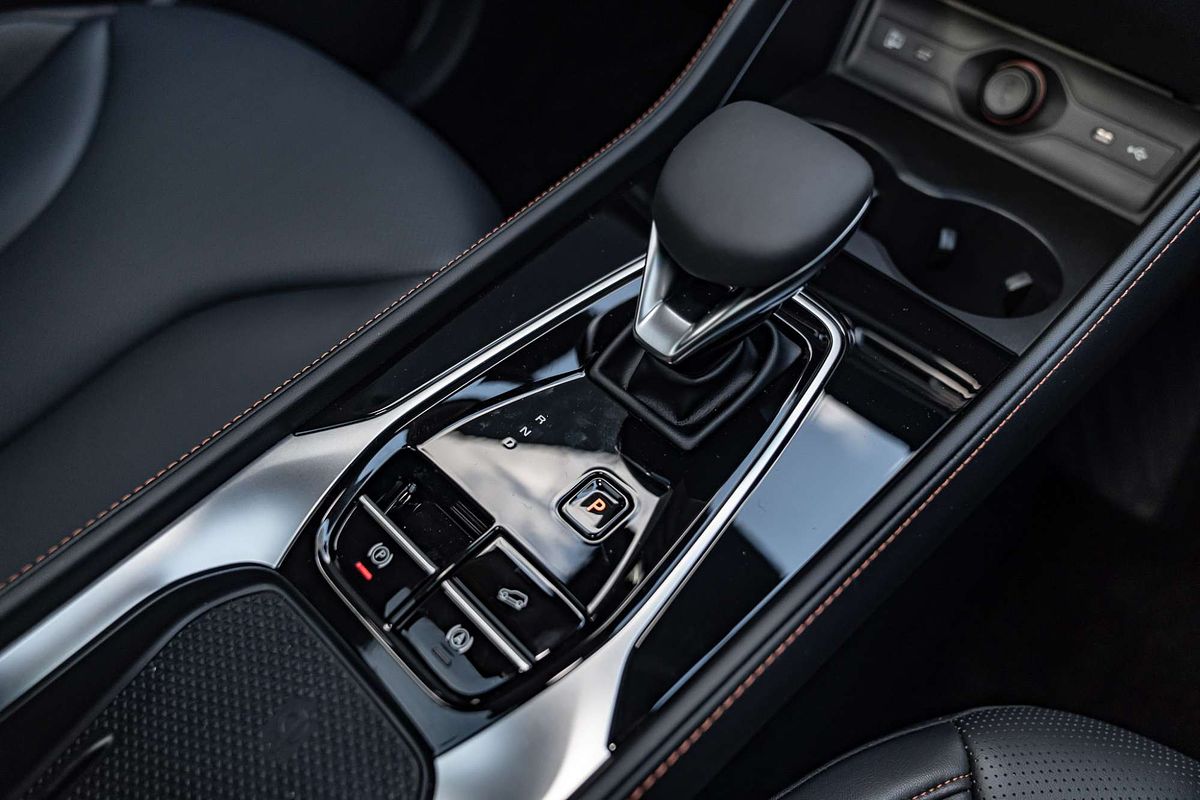 2025 MG HS Hybrid+ Essence AS33H