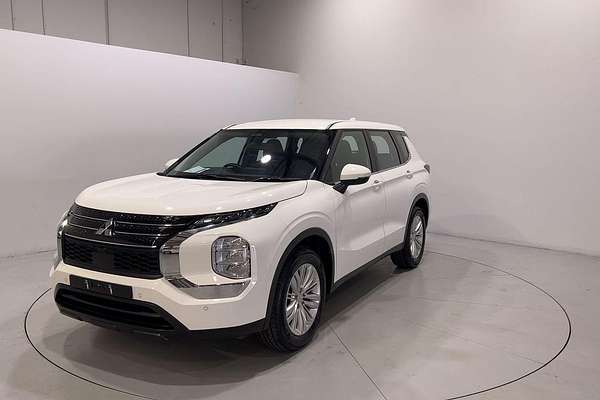 2024 Mitsubishi Outlander ES ZM