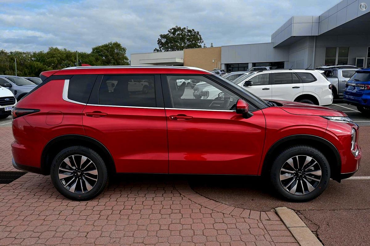2025 Mitsubishi Outlander LS ZM