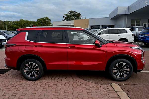 2025 Mitsubishi Outlander LS ZM