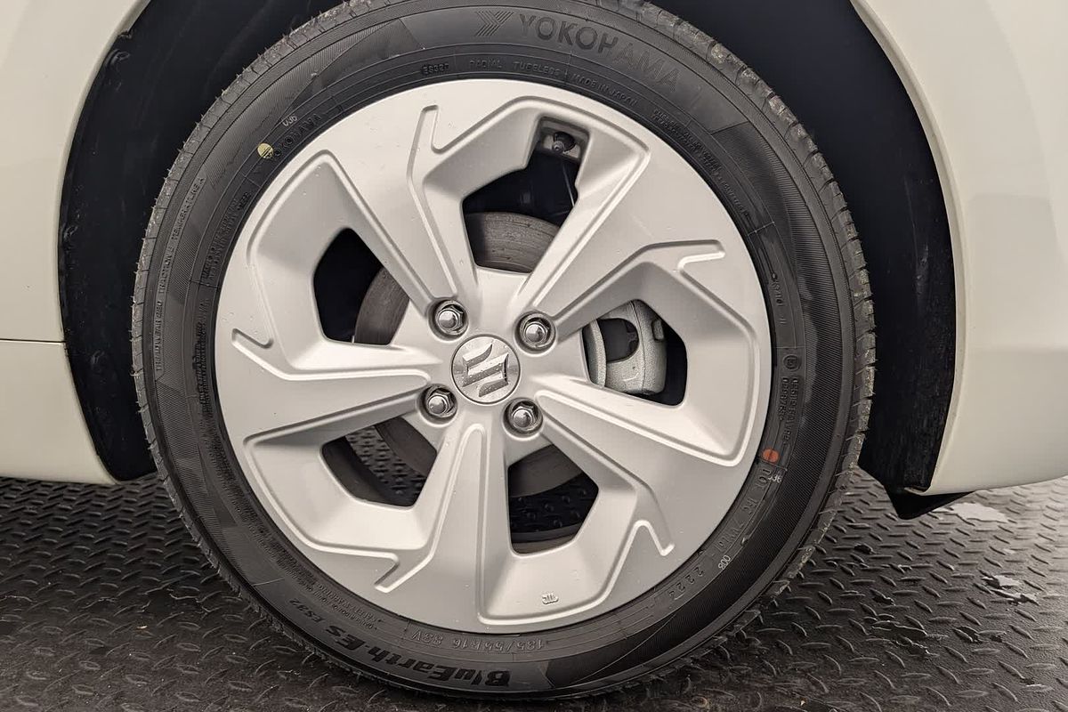 2025 Suzuki Swift Hybrid Plus UZ
