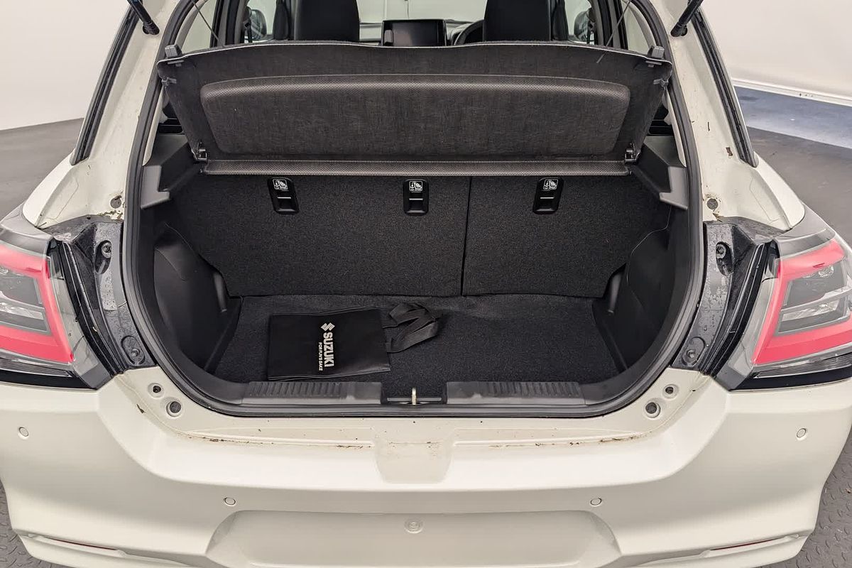 2025 Suzuki Swift Hybrid Plus UZ