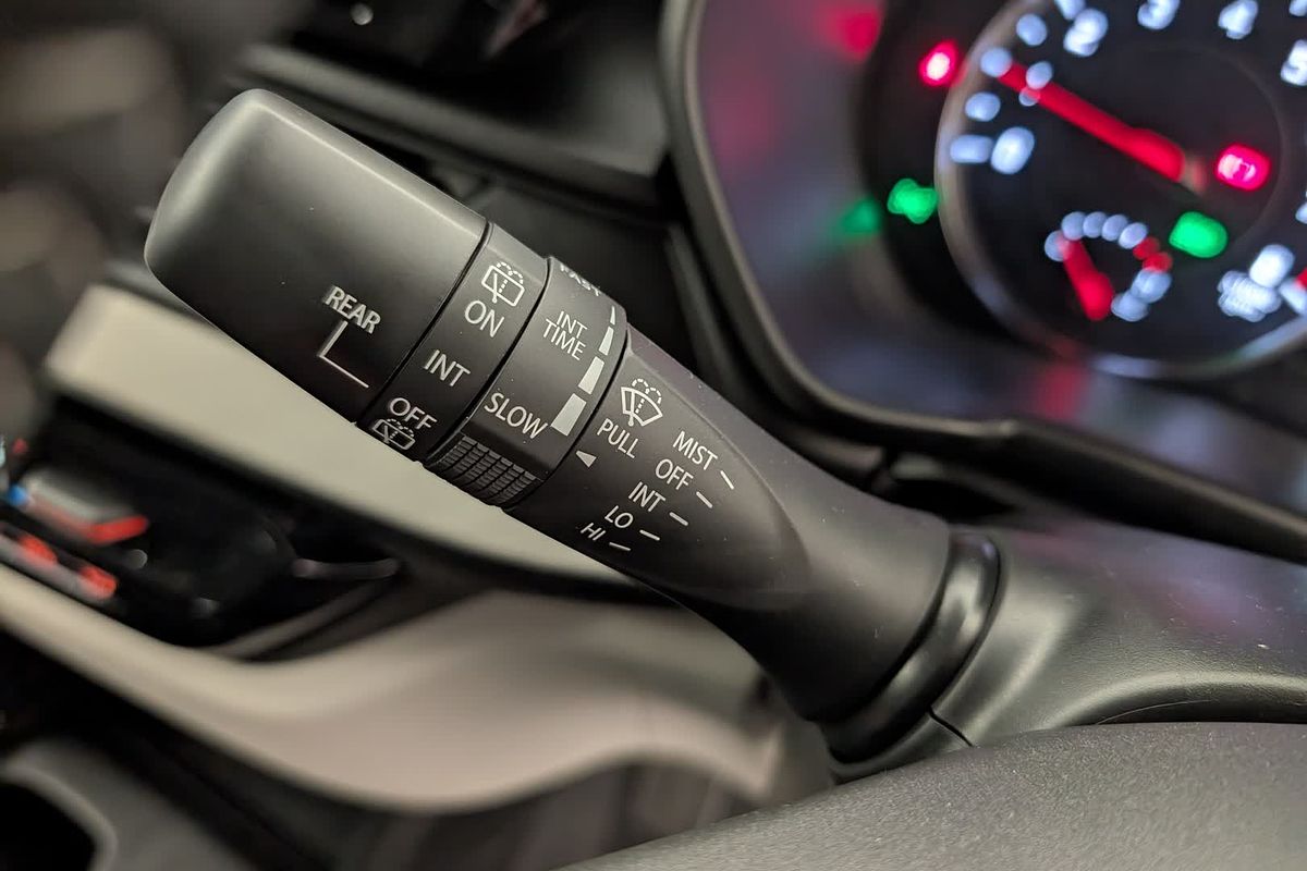 2025 Suzuki Swift Hybrid Plus UZ