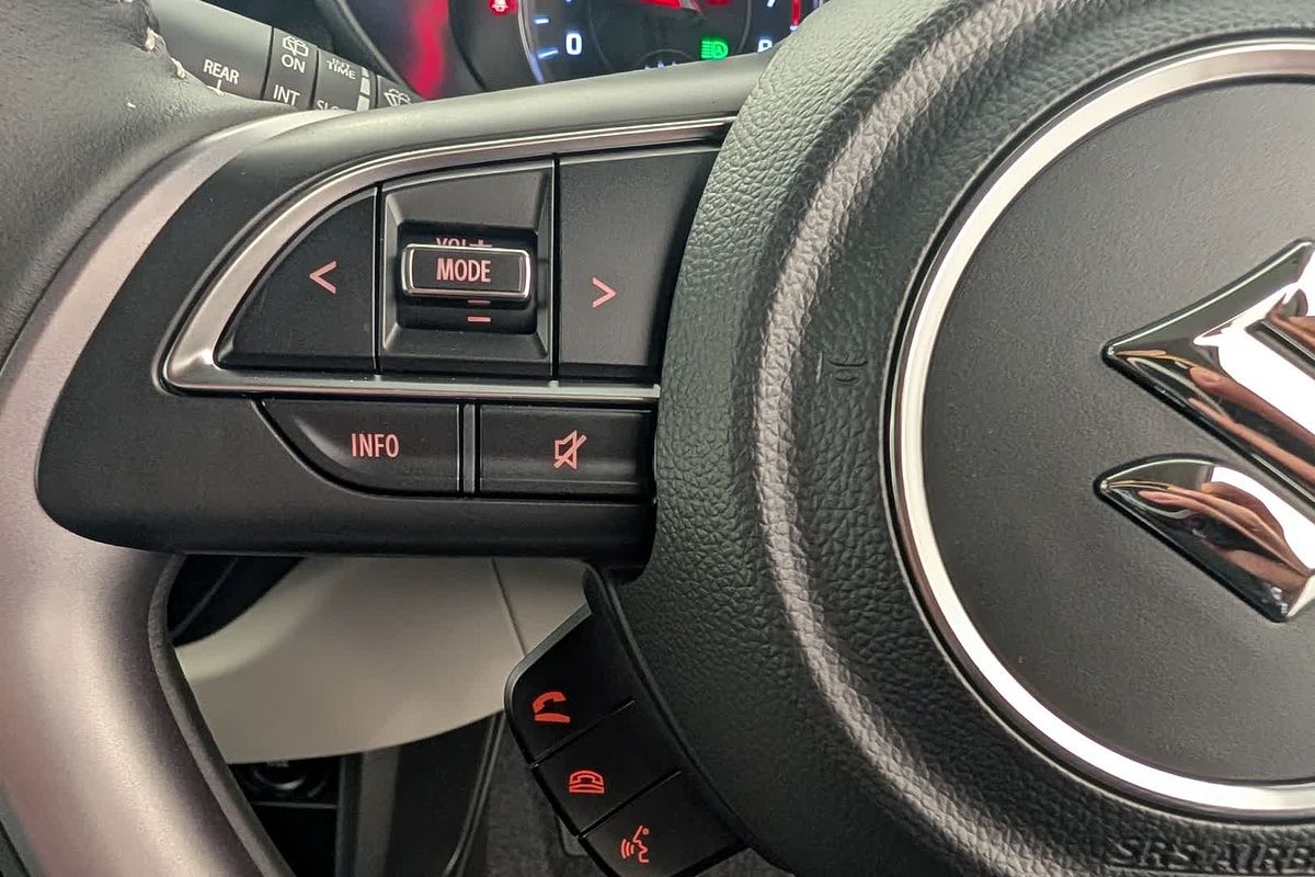 2025 Suzuki Swift Hybrid Plus UZ