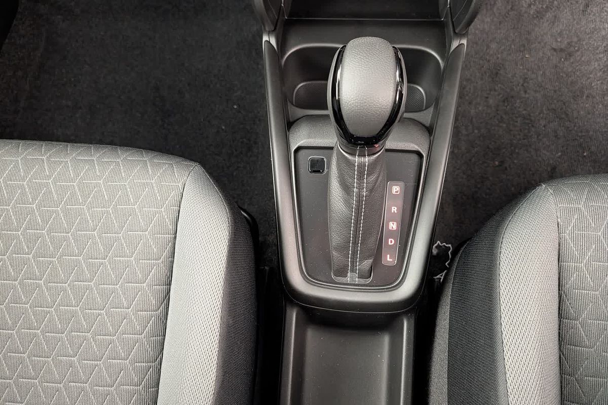 2025 Suzuki Swift Hybrid Plus UZ