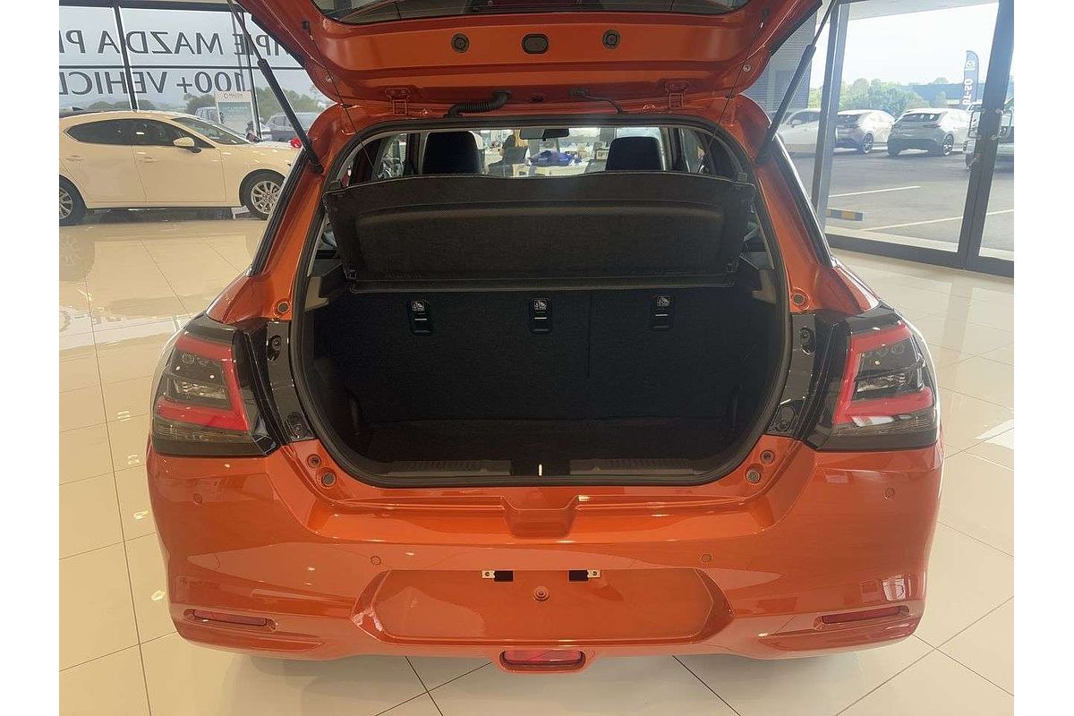 2024 Suzuki Swift Hybrid Plus UZ