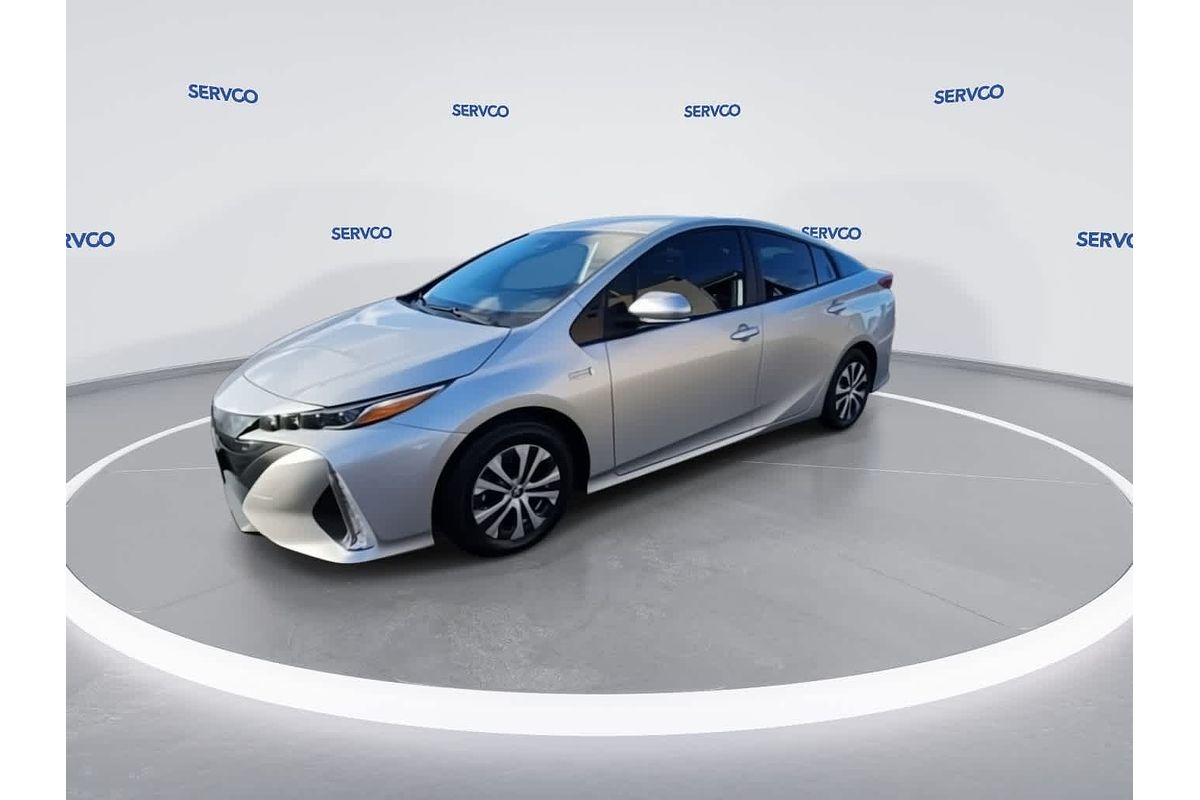 2021 Toyota Prius LE