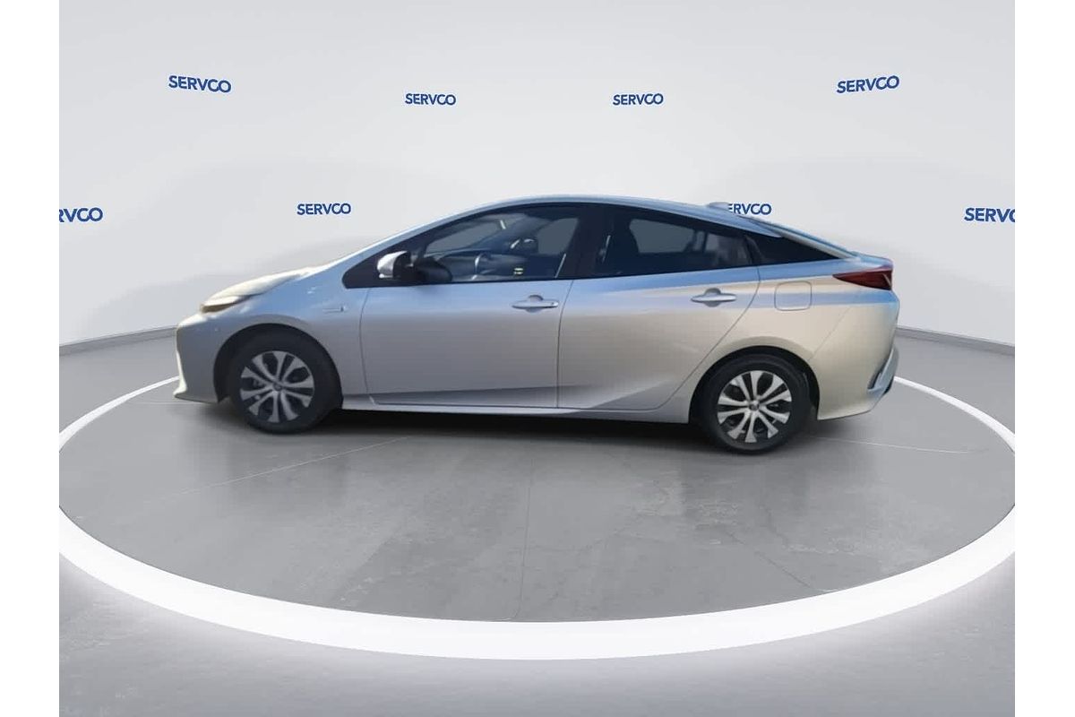 2021 Toyota Prius LE