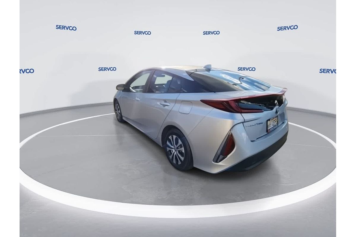 2021 Toyota Prius LE