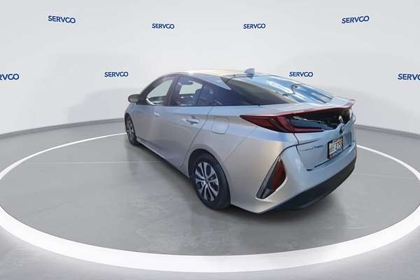 2021 Toyota Prius LE