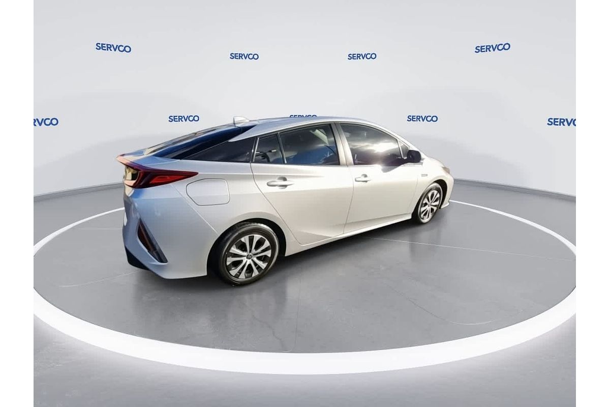 2021 Toyota Prius LE