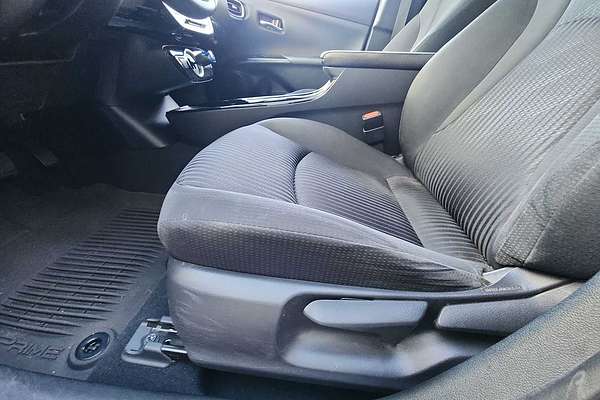 2021 Toyota Prius LE