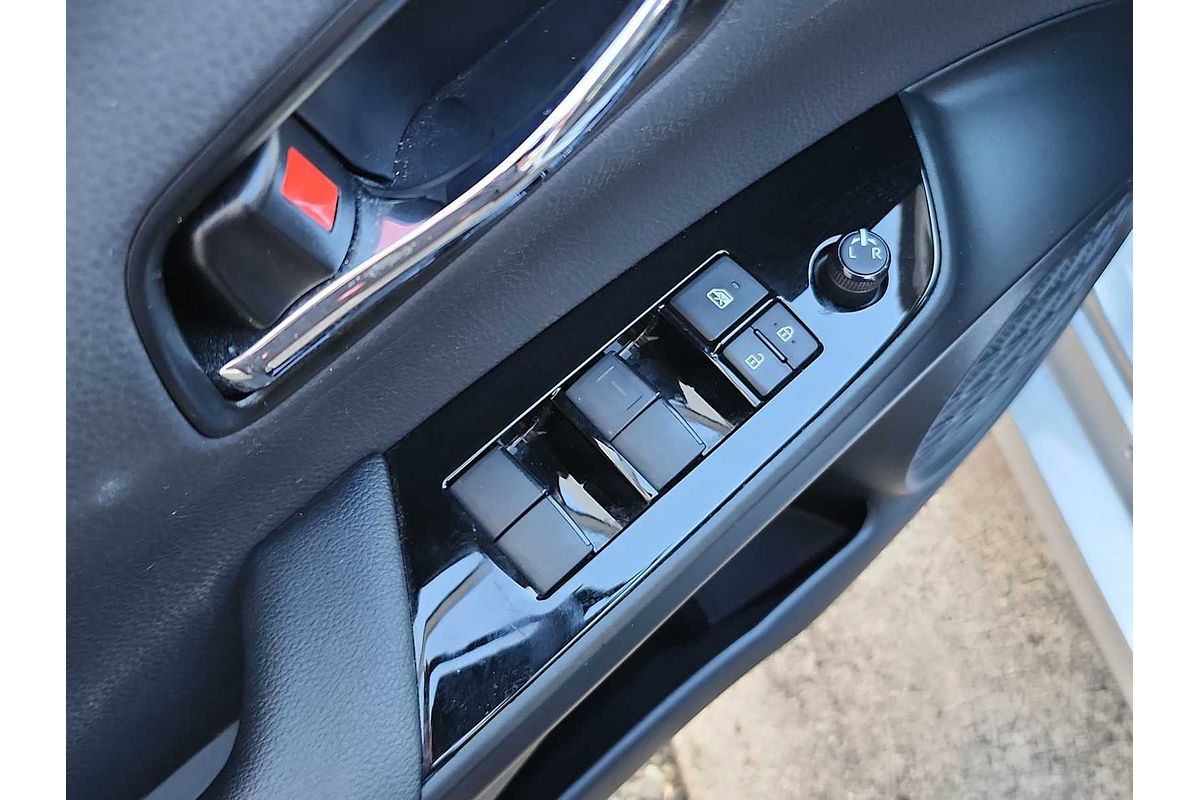 2021 Toyota Prius LE