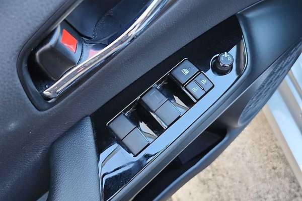 2021 Toyota Prius LE
