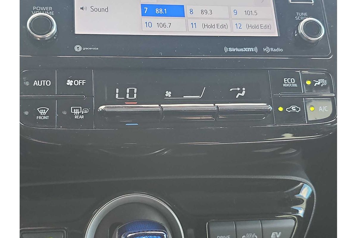 2021 Toyota Prius LE