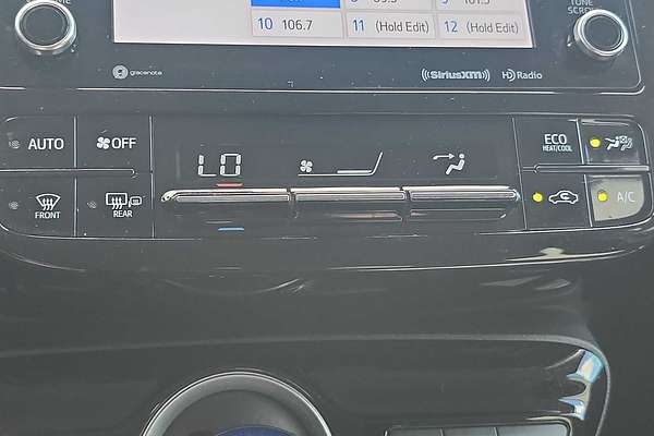 2021 Toyota Prius LE